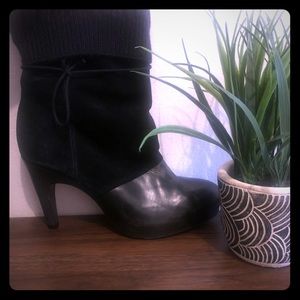 LEATHER BOOTIES with extended SOCK Material